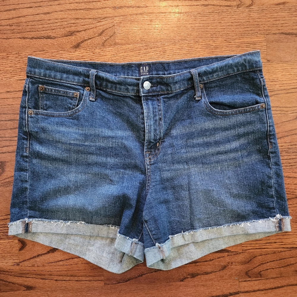 5" High Rise Gap Shorts